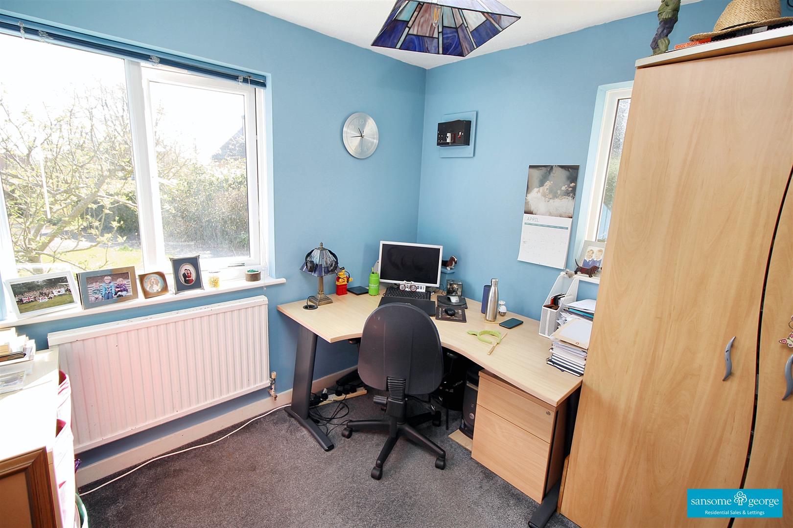 Sandhills Way, Calcot